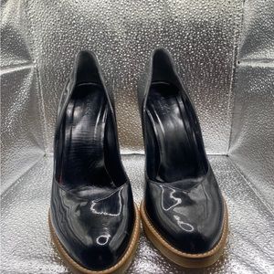 Authentic Gucci Heels Size 8 Taking offers haven’t been able to sell🩷